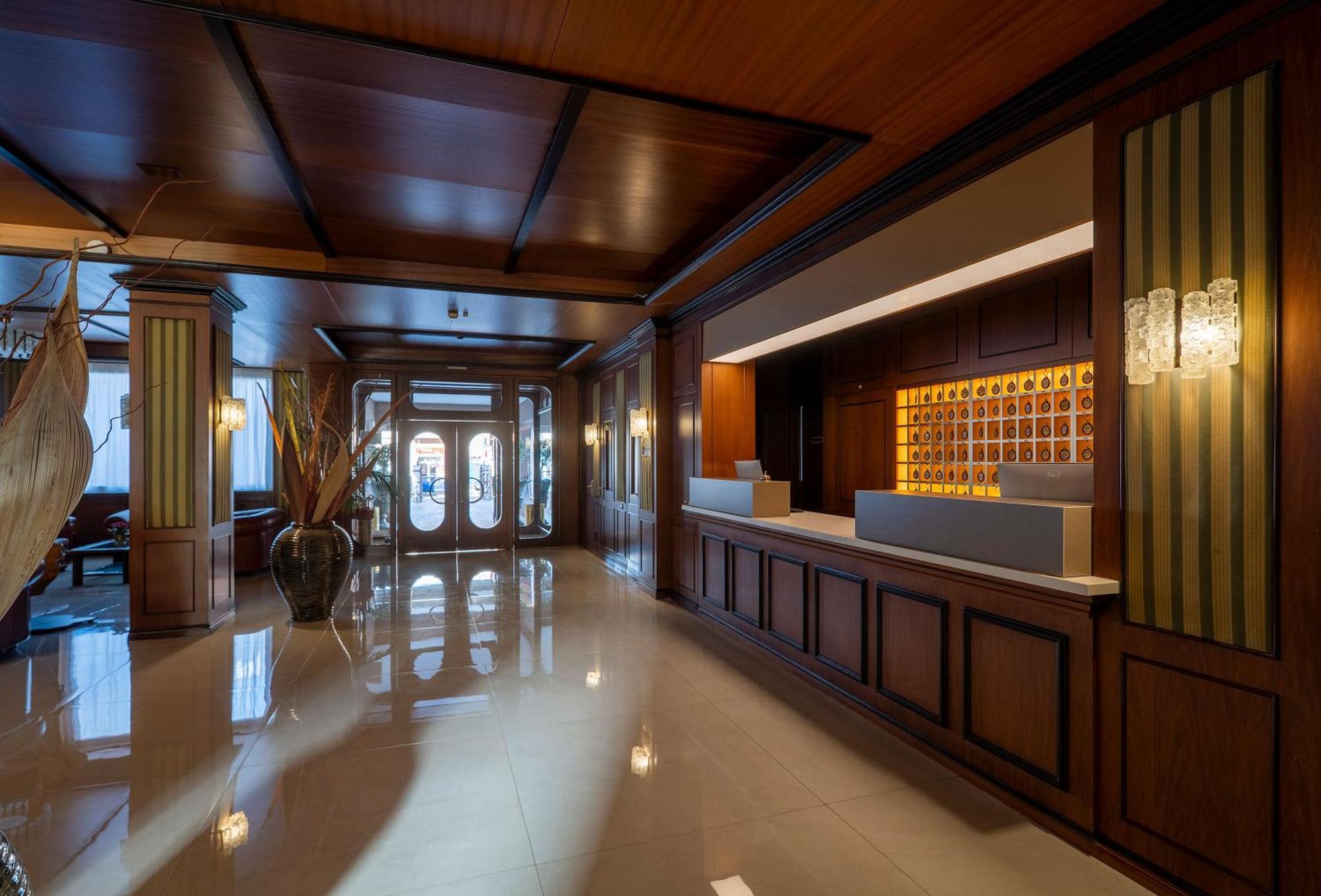 Hotel Delle Palme Lecce Esterno foto