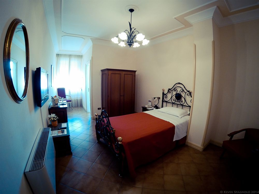 Hotel Delle Palme Lecce Esterno foto